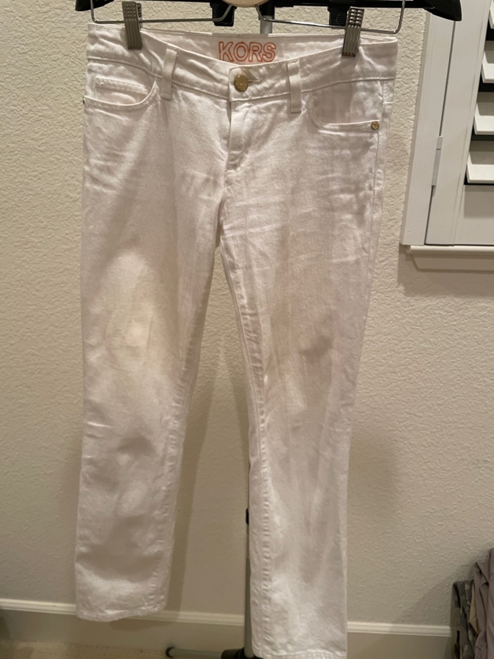 Michael Kors White Skinny Women's Jeans with Gold-Tone Button